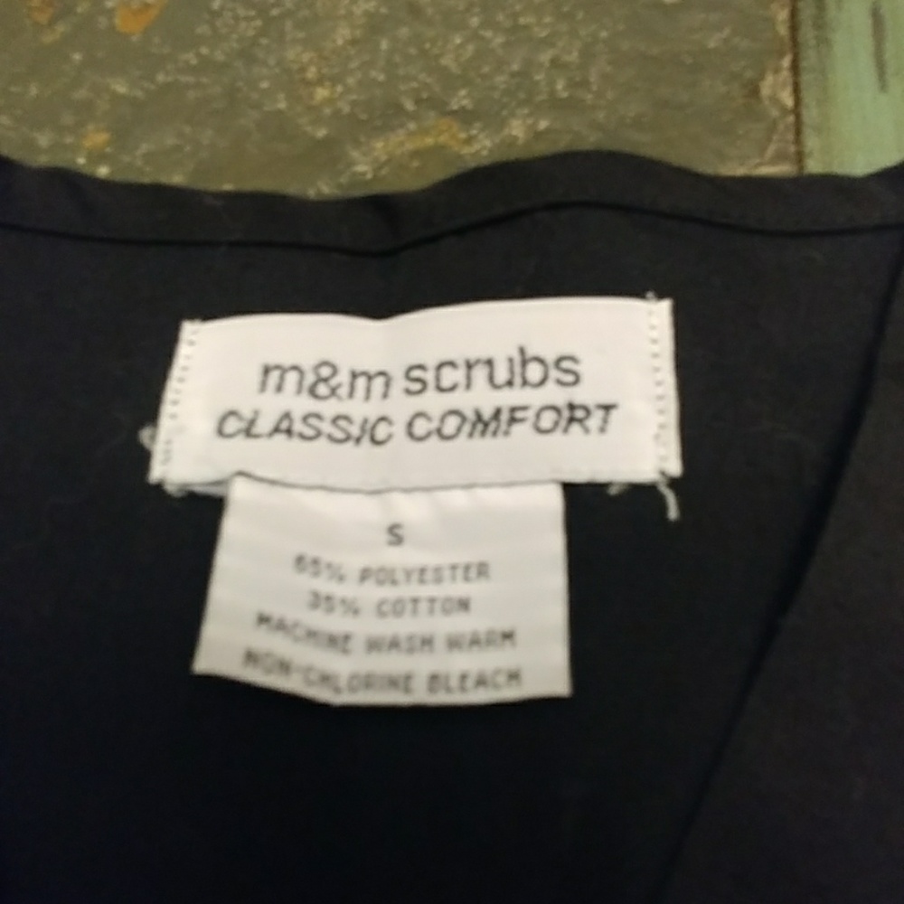 Scrub top - Picture 2 of 2